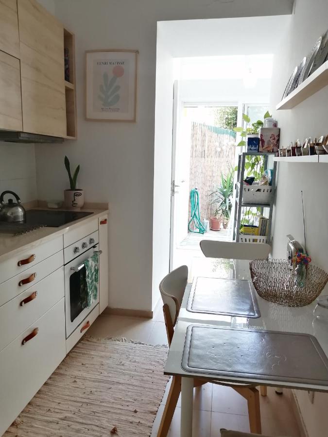 Apartamento Encantador Com Patio Lisbona Esterno foto