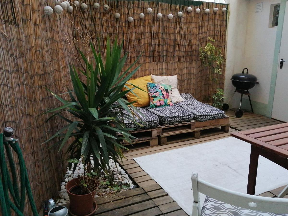 Apartamento Encantador Com Patio Lisbona Esterno foto